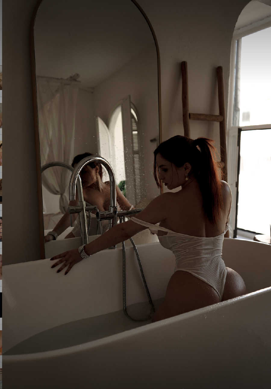 A playful frame from Miranda Faith nude — online in Voronezh