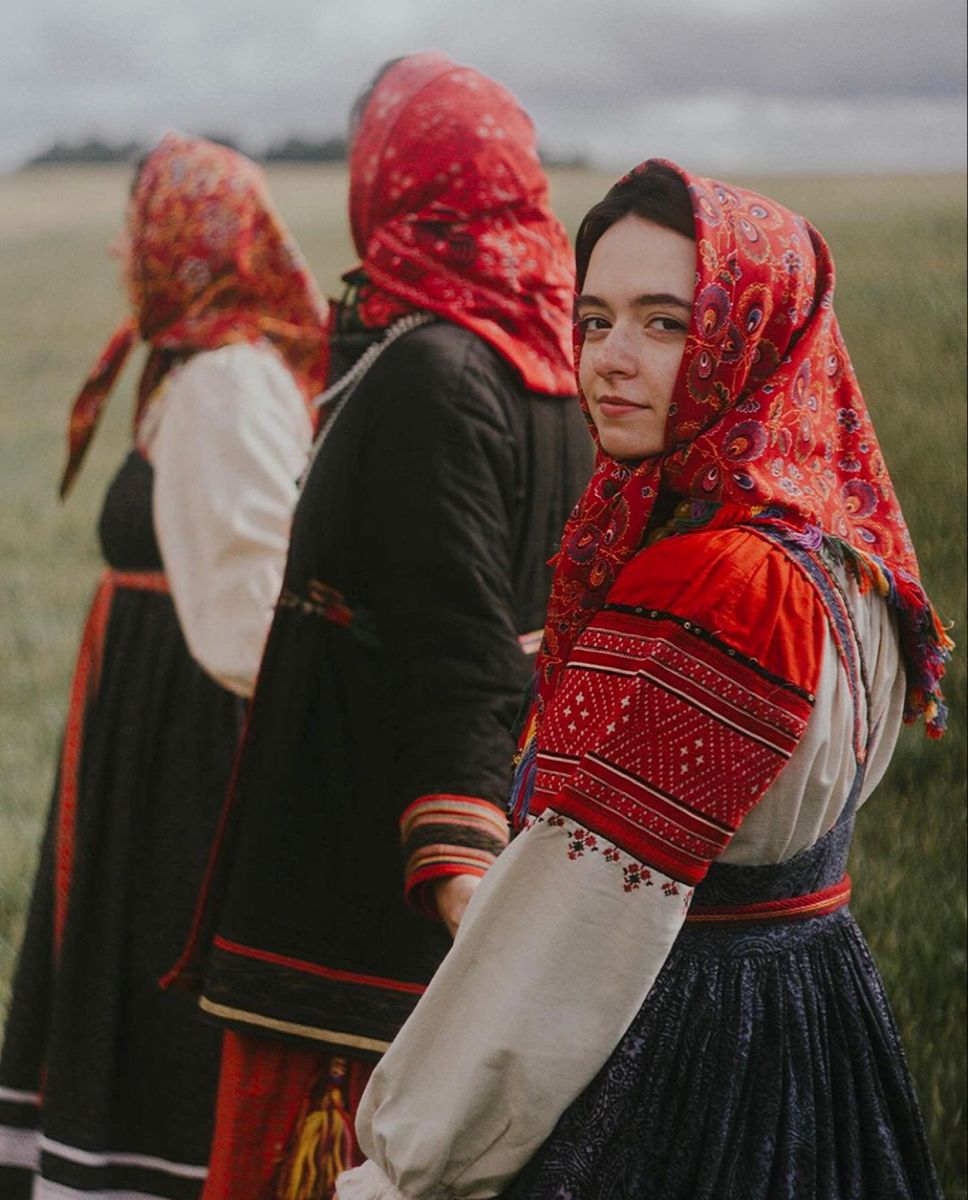 Women in Slavic costumes in Voronezh