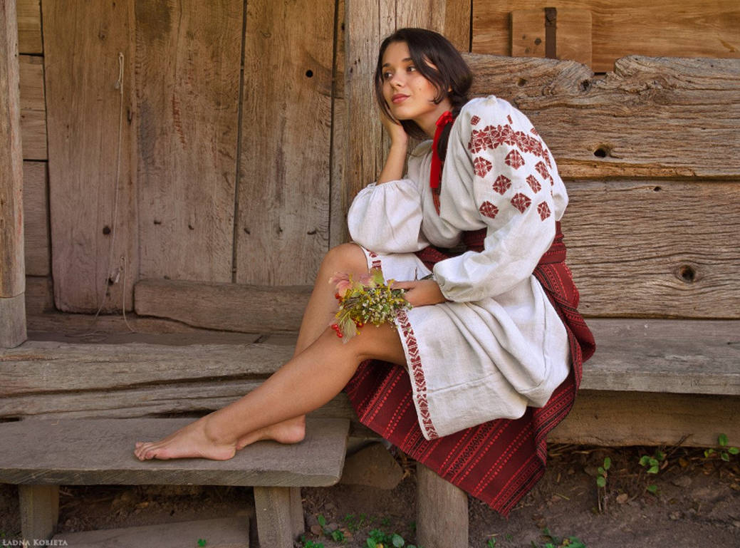 Women in Slavic costumes in Voronezh
