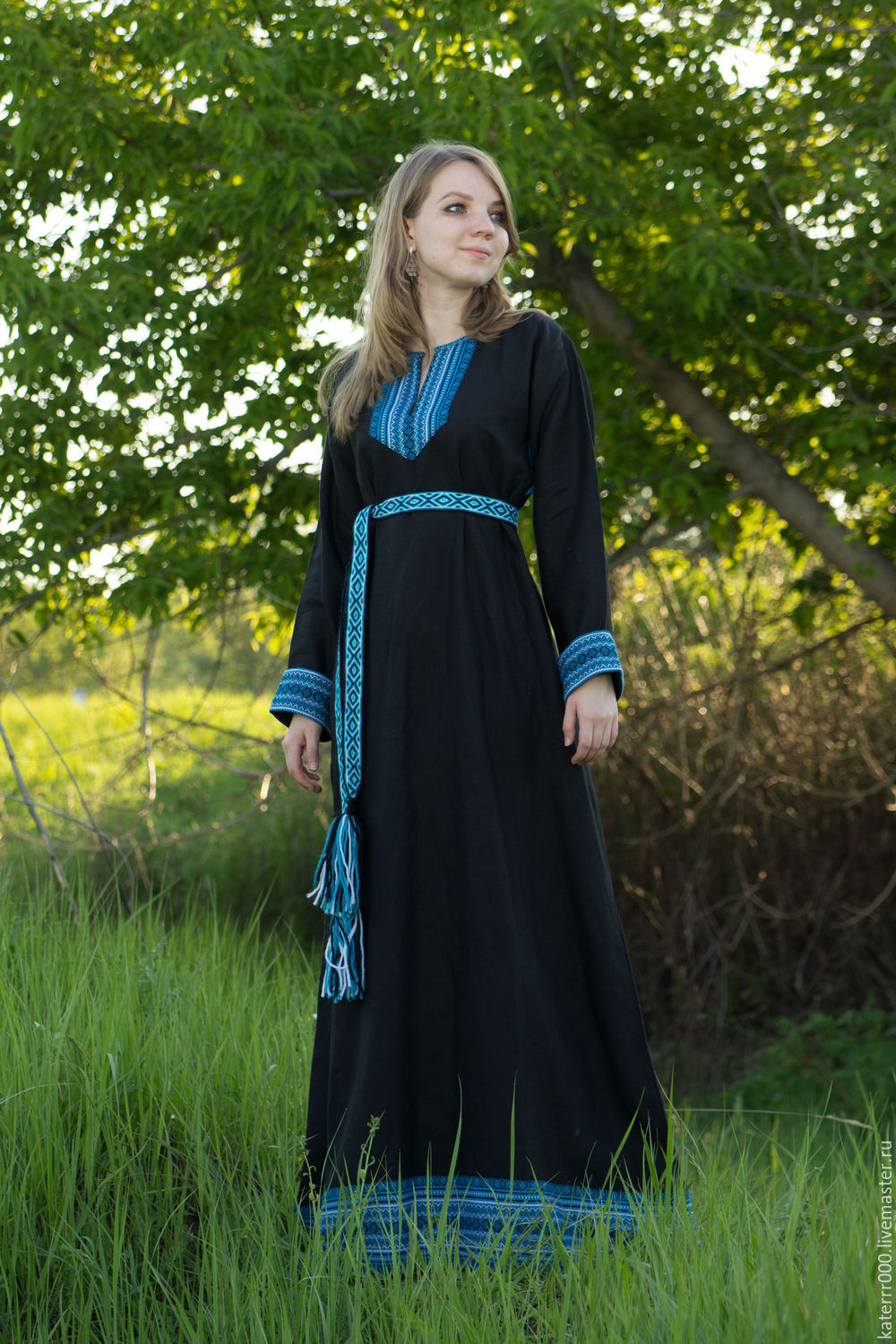 Women in Slavic costumes in Voronezh