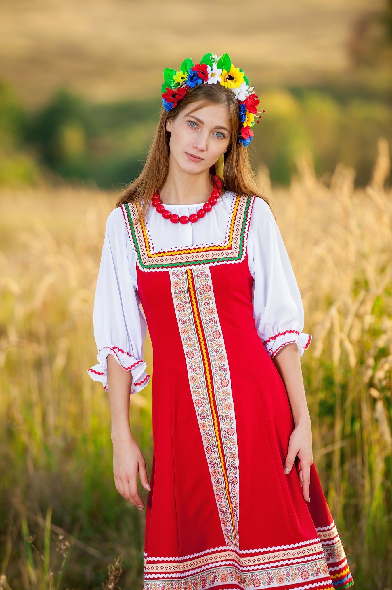 Women in Slavic costumes in Voronezh