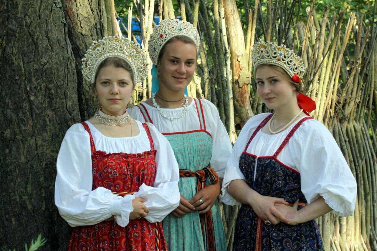 Sexy model Girls in Slavic costumes in Voronezh